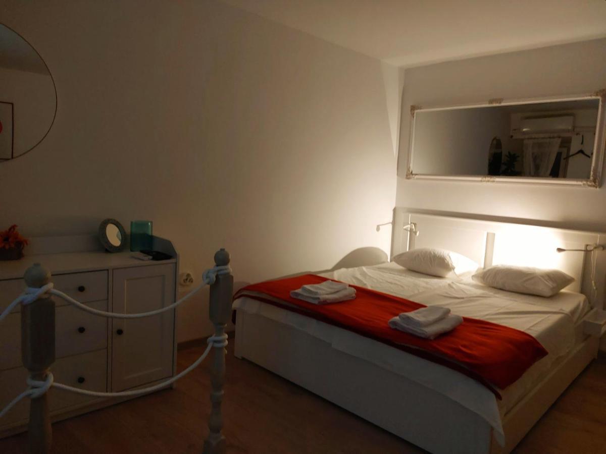 Sha La La - Charming, Unique Studio In A Historic Building Next To A Castle, Wifi, Smart Tv, Washer-Dryer Bakar Eksteriør bilde