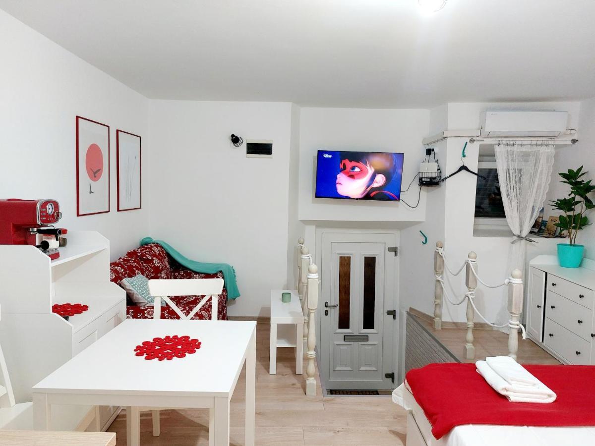 Sha La La - Charming, Unique Studio In A Historic Building Next To A Castle, Wifi, Smart Tv, Washer-Dryer Bakar Eksteriør bilde