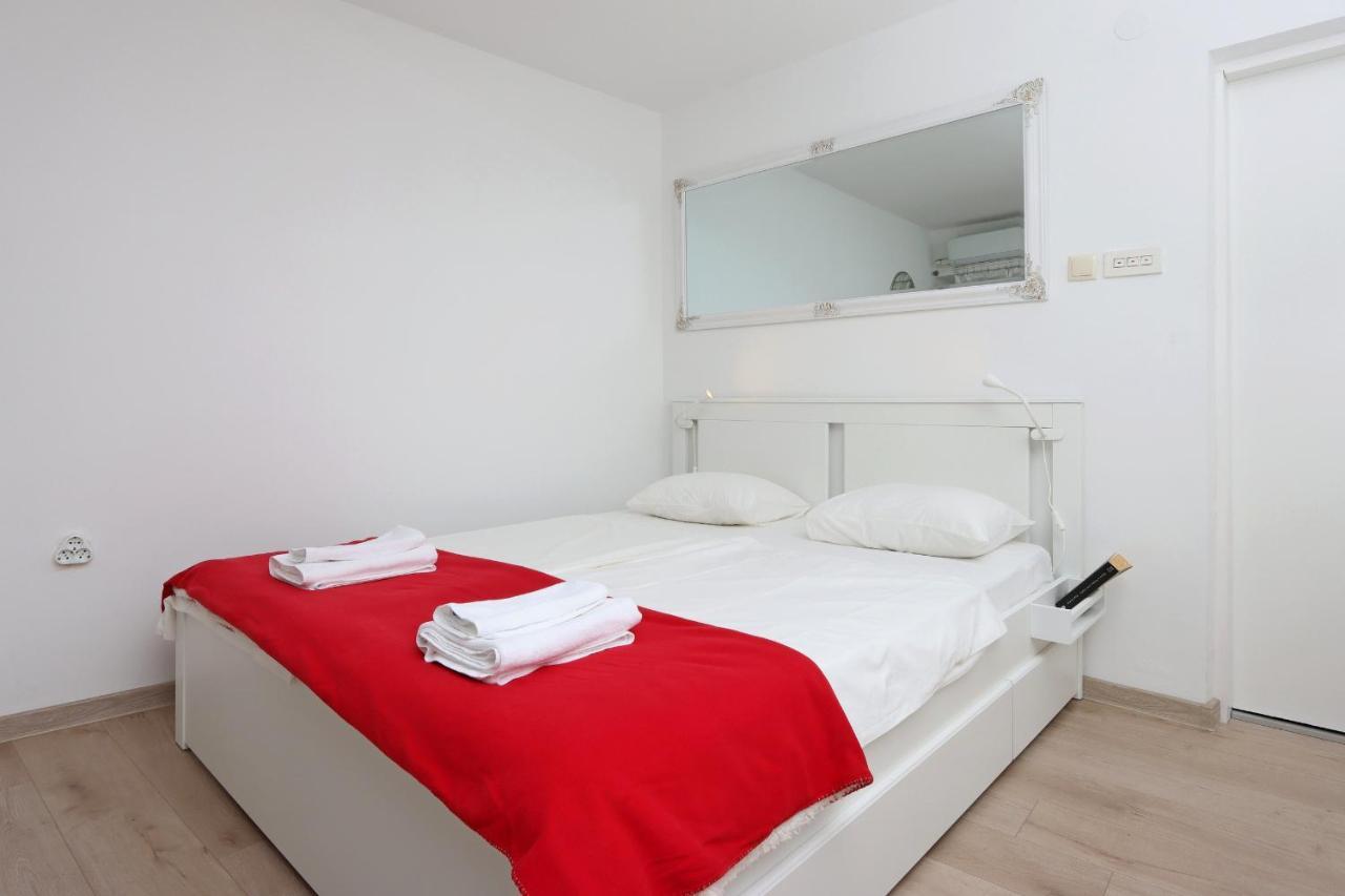 Sha La La - Charming, Unique Studio In A Historic Building Next To A Castle, Wifi, Smart Tv, Washer-Dryer Bakar Eksteriør bilde